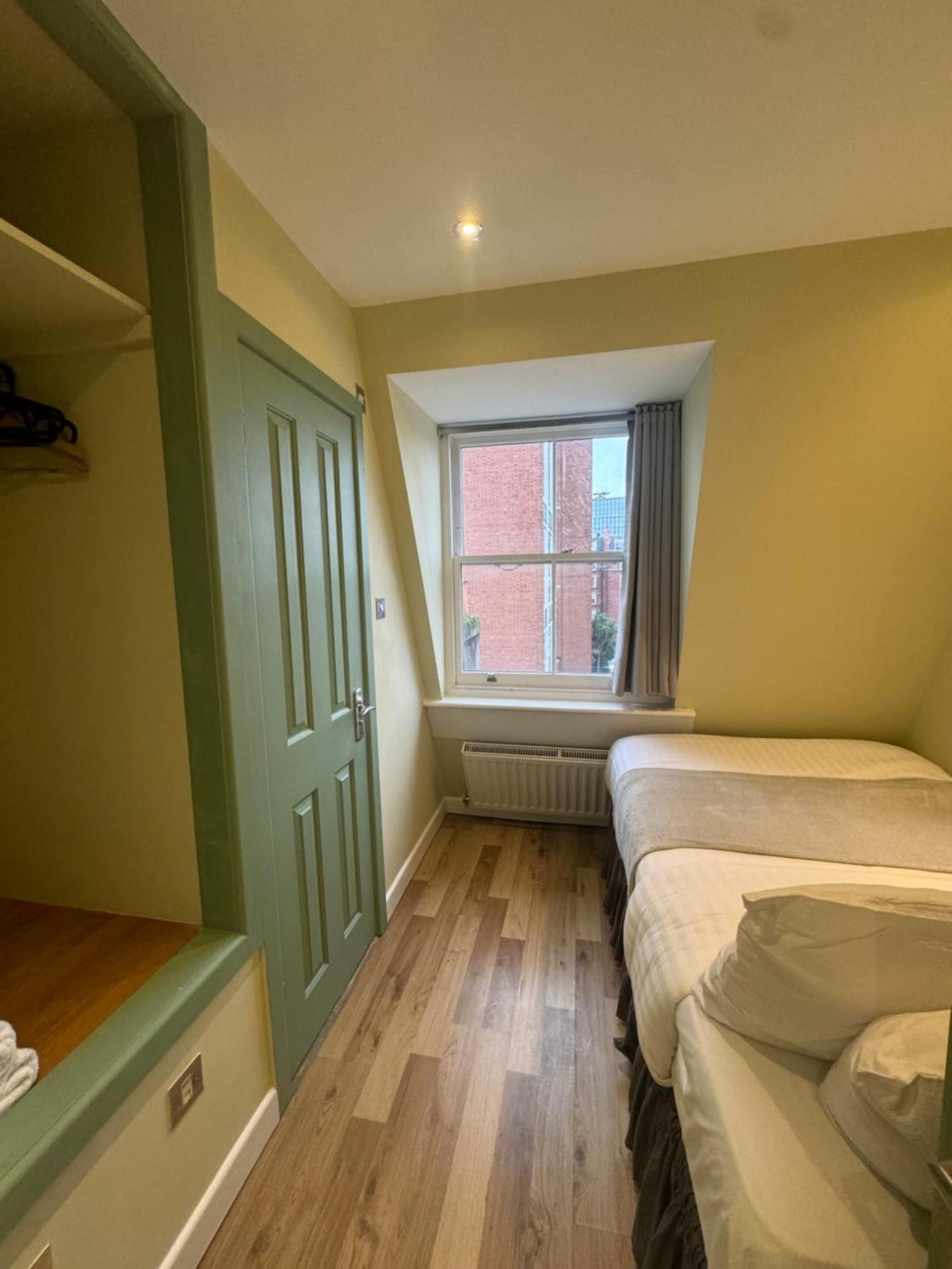 Deluxe Single Room